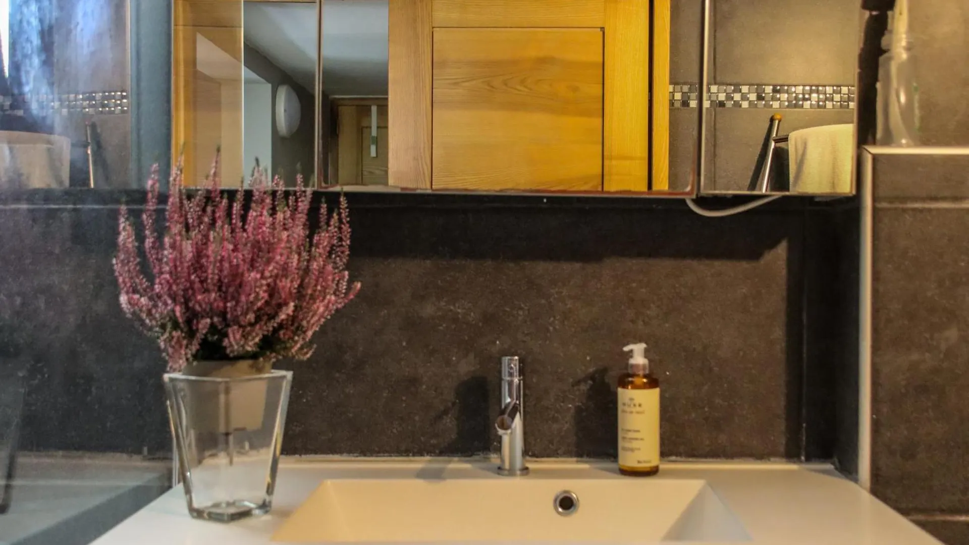 Magnifique maison d'hôte contemporaine - Le Beausset Quarto em Acomodações Particulares