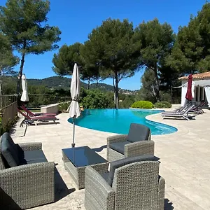 Pause En Provence Bed & Breakfast