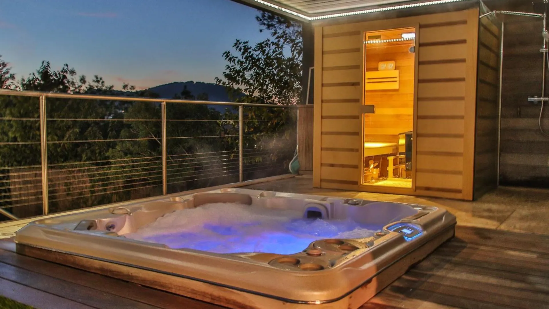 Homestay Villa Des Anemones Le Beausset France